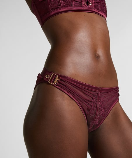 Avela Highleg Brazilian, Red