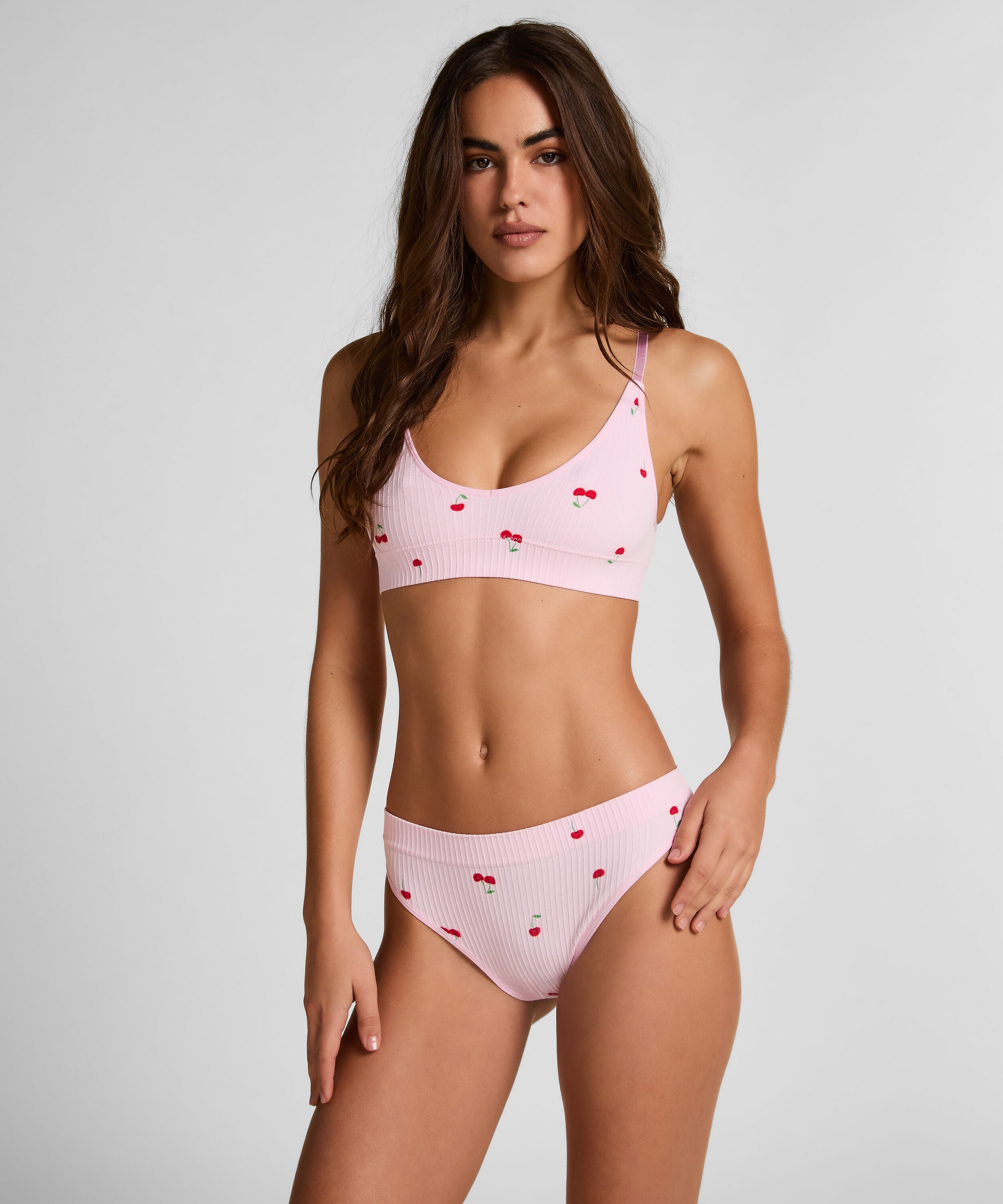 Dianne Bralette, Pink
