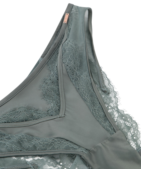 Nicole Brazilian, Green