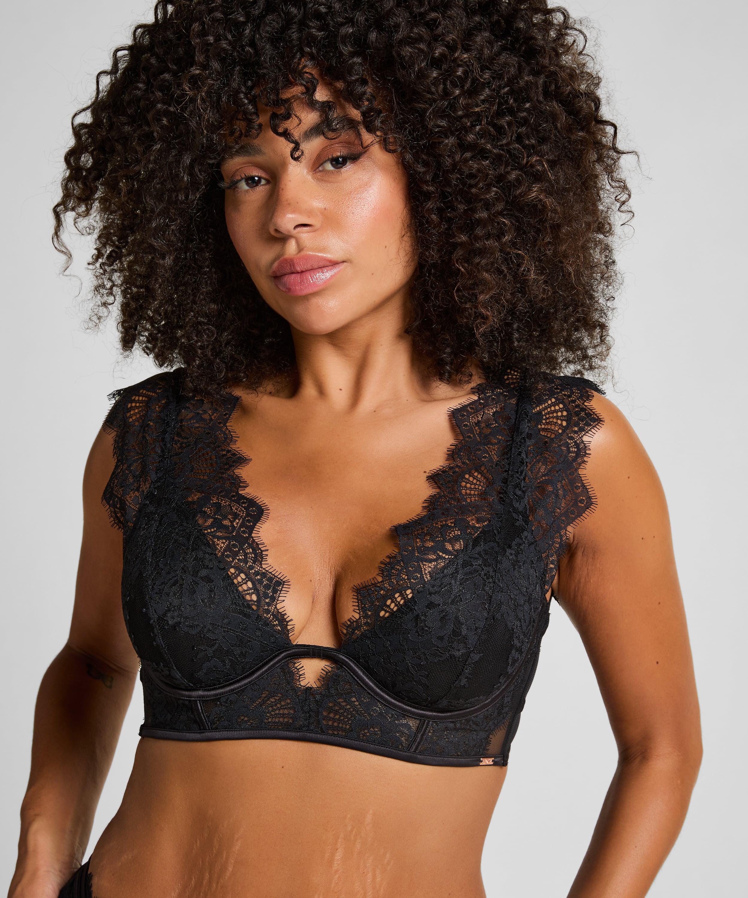 Zoe Non-Padded Underwired Longline Bra, Black, main