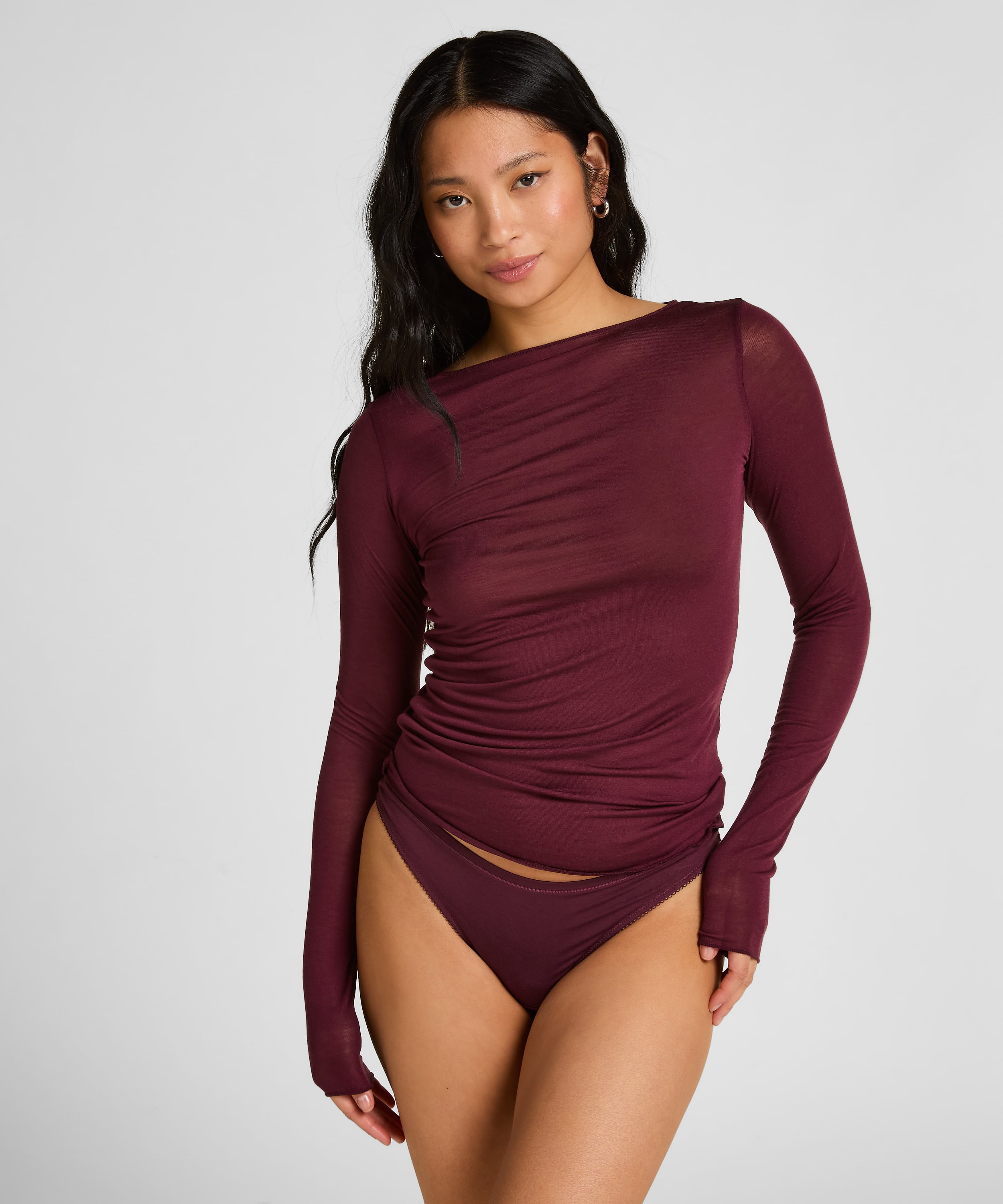 Alex Thong, Purple, main