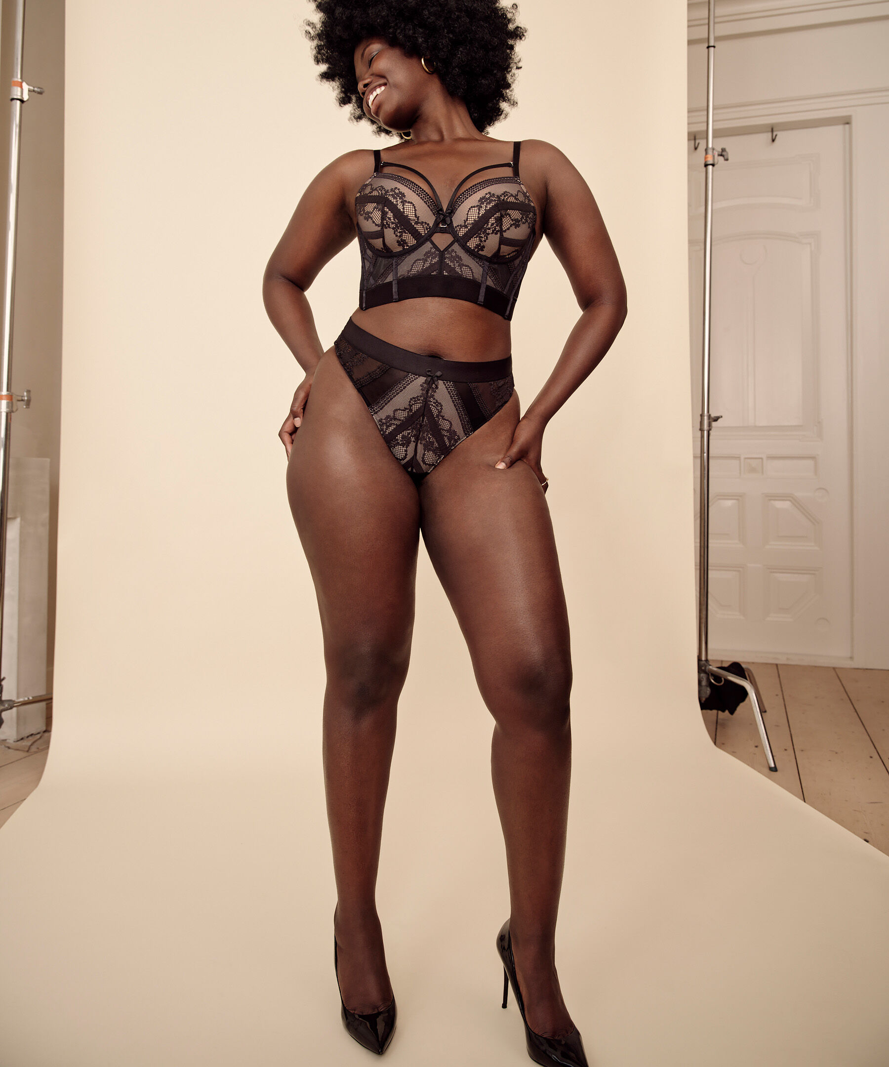 Cleo padded longline underwired bra, Black