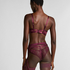 Avela Suspender, Red