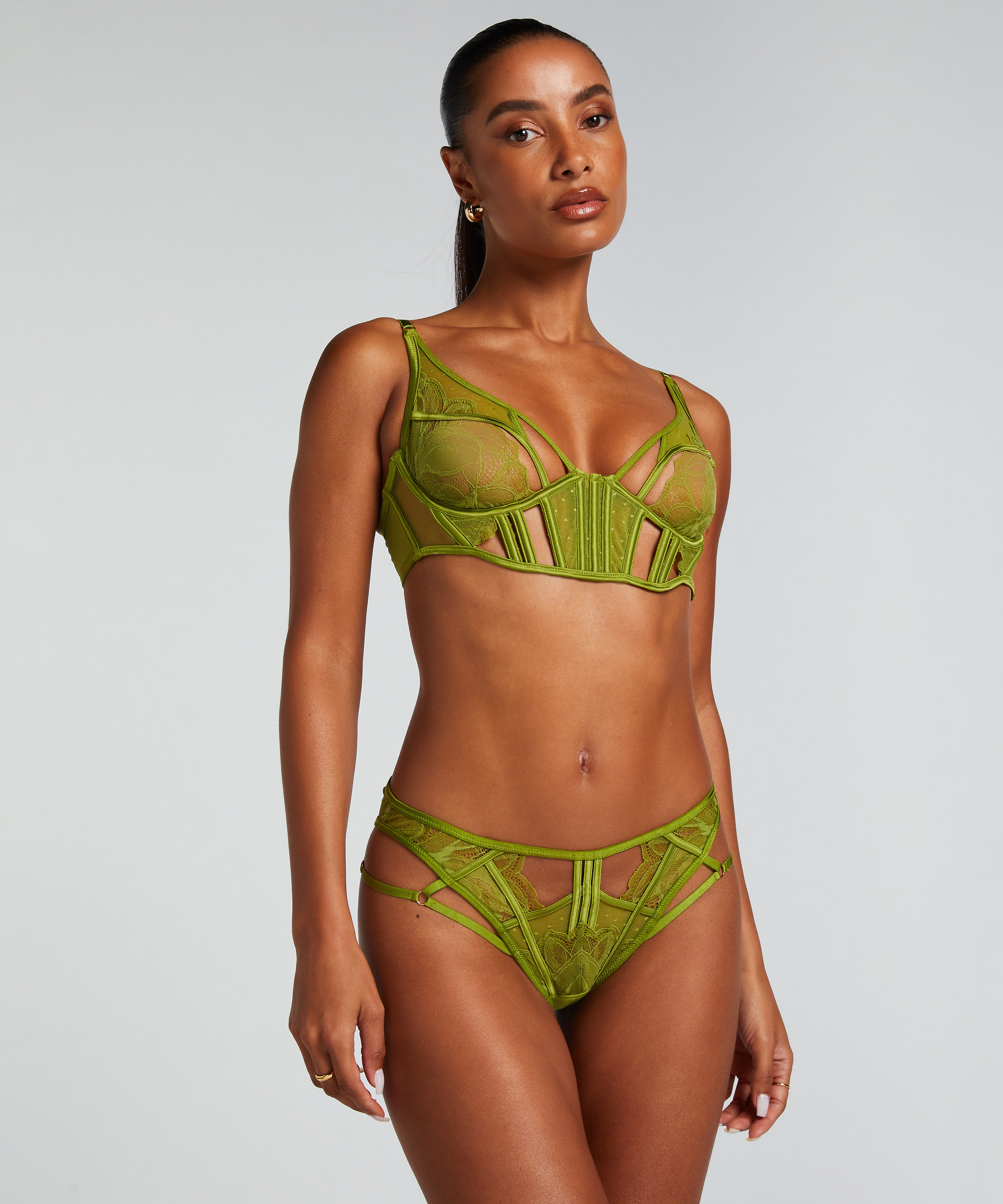 Billie Brazilian, Green, main