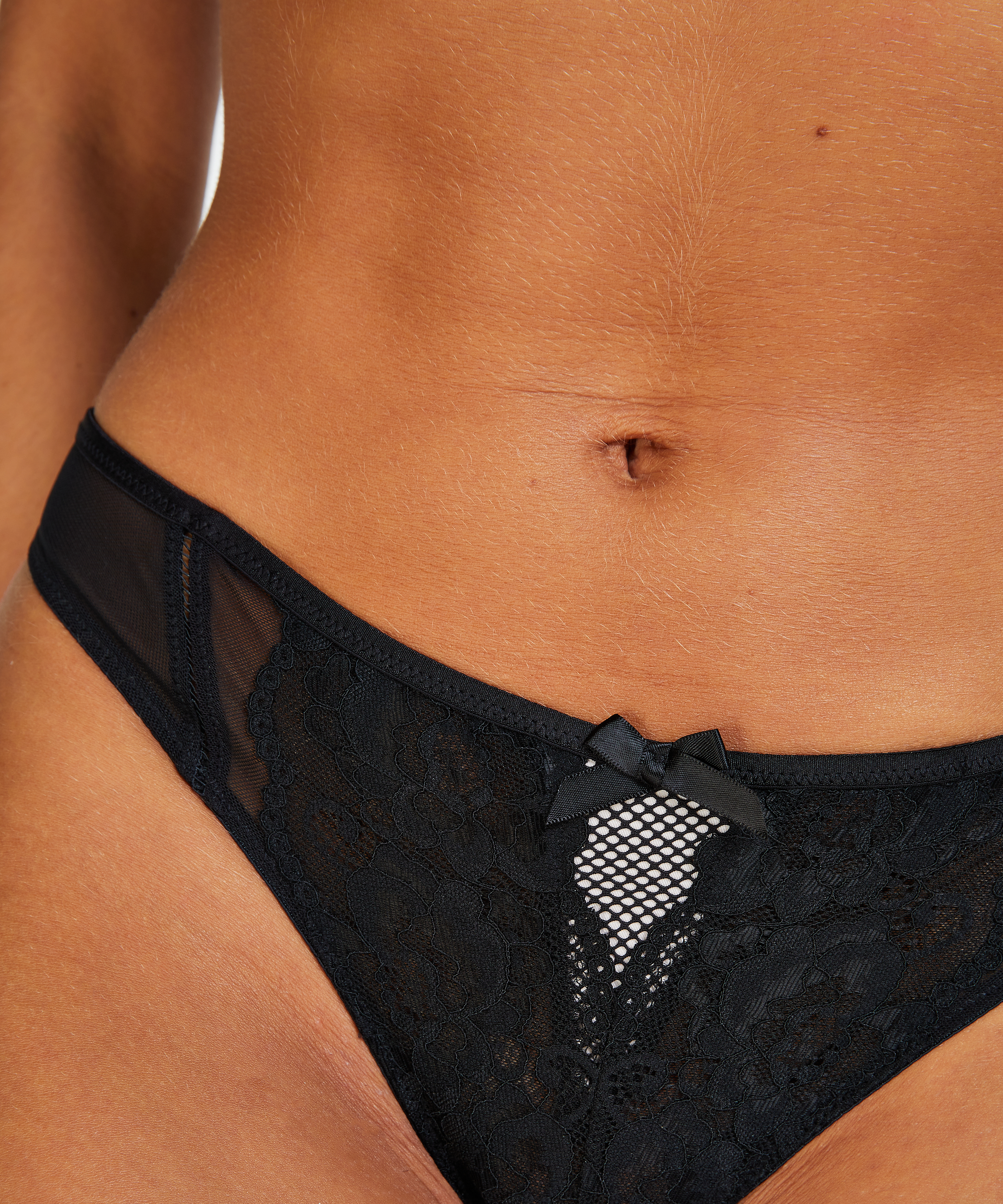 Ida Thong, Black, main