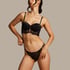 Jamie Thong, Black