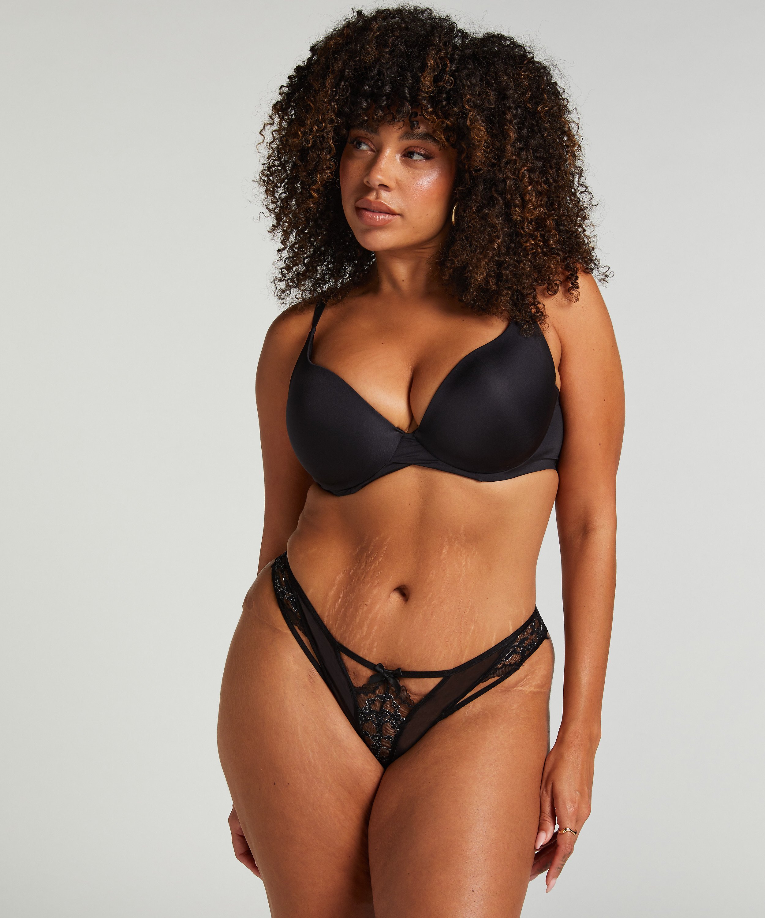 Izara Brazilian, Black, main