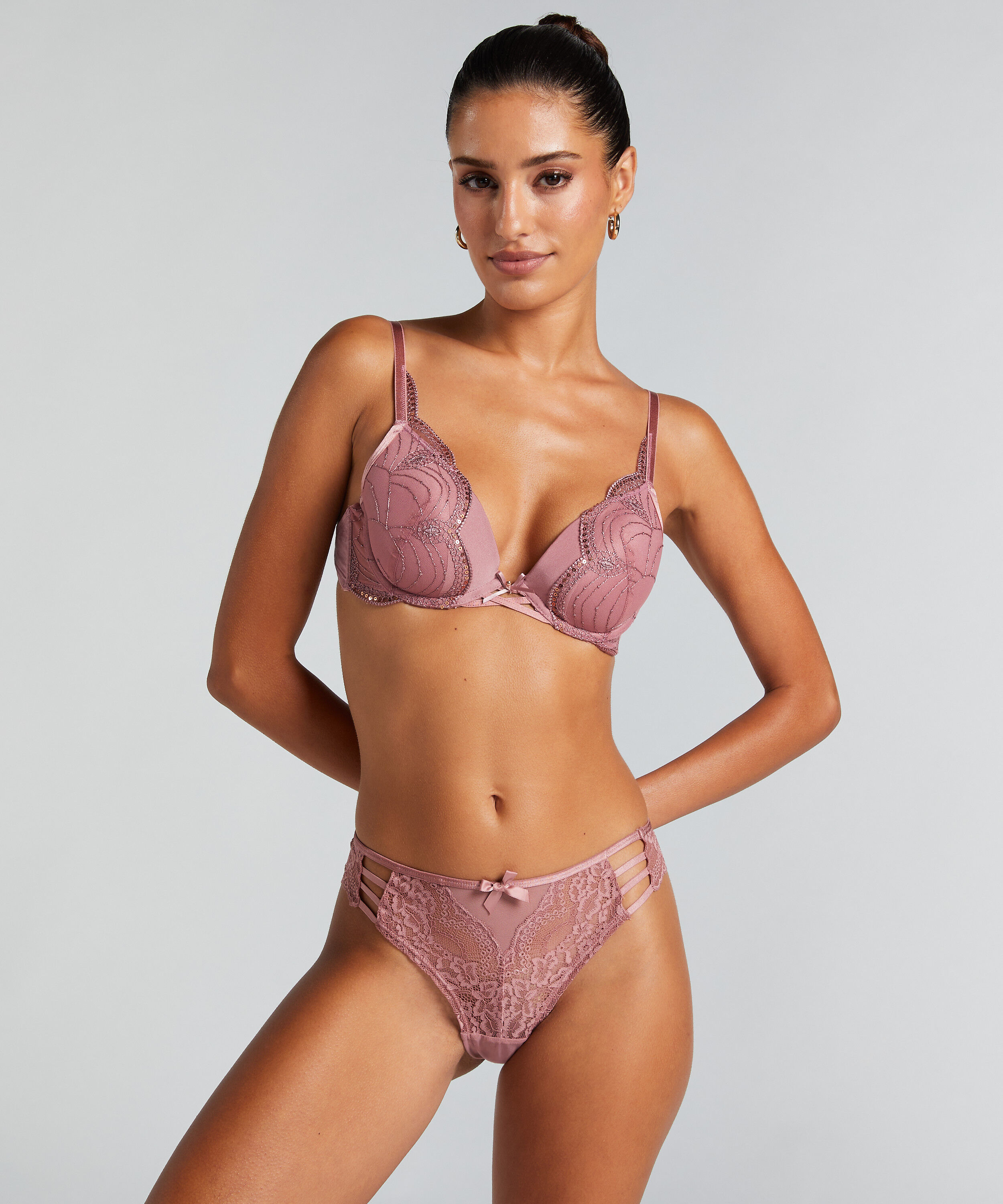 Belle Brazilian, Pink