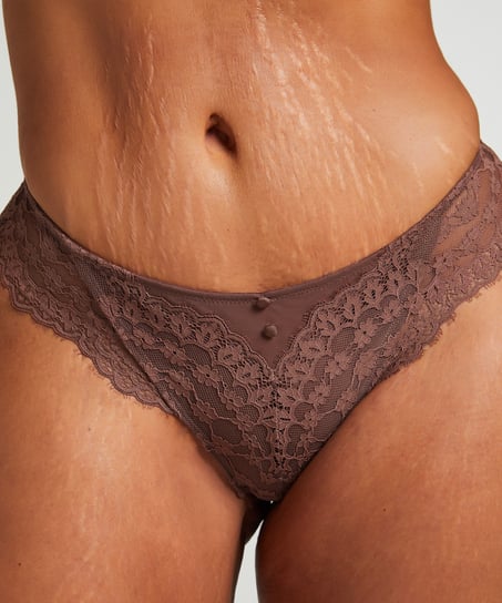 Daisy Brazilian, Brown