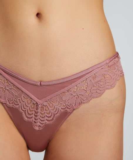 Lainey Brazilian, Pink