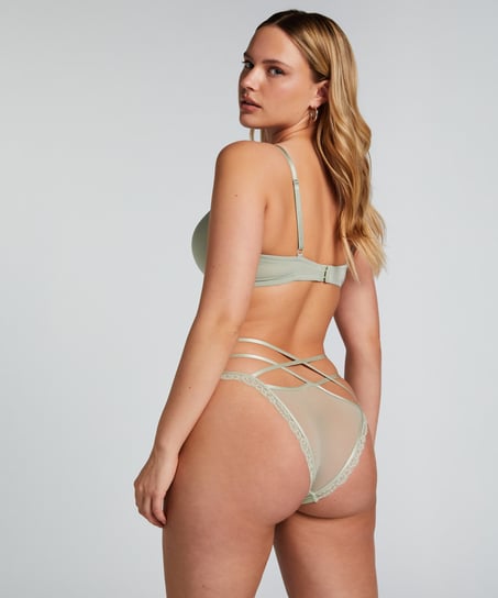 Janine Brazilian, Green