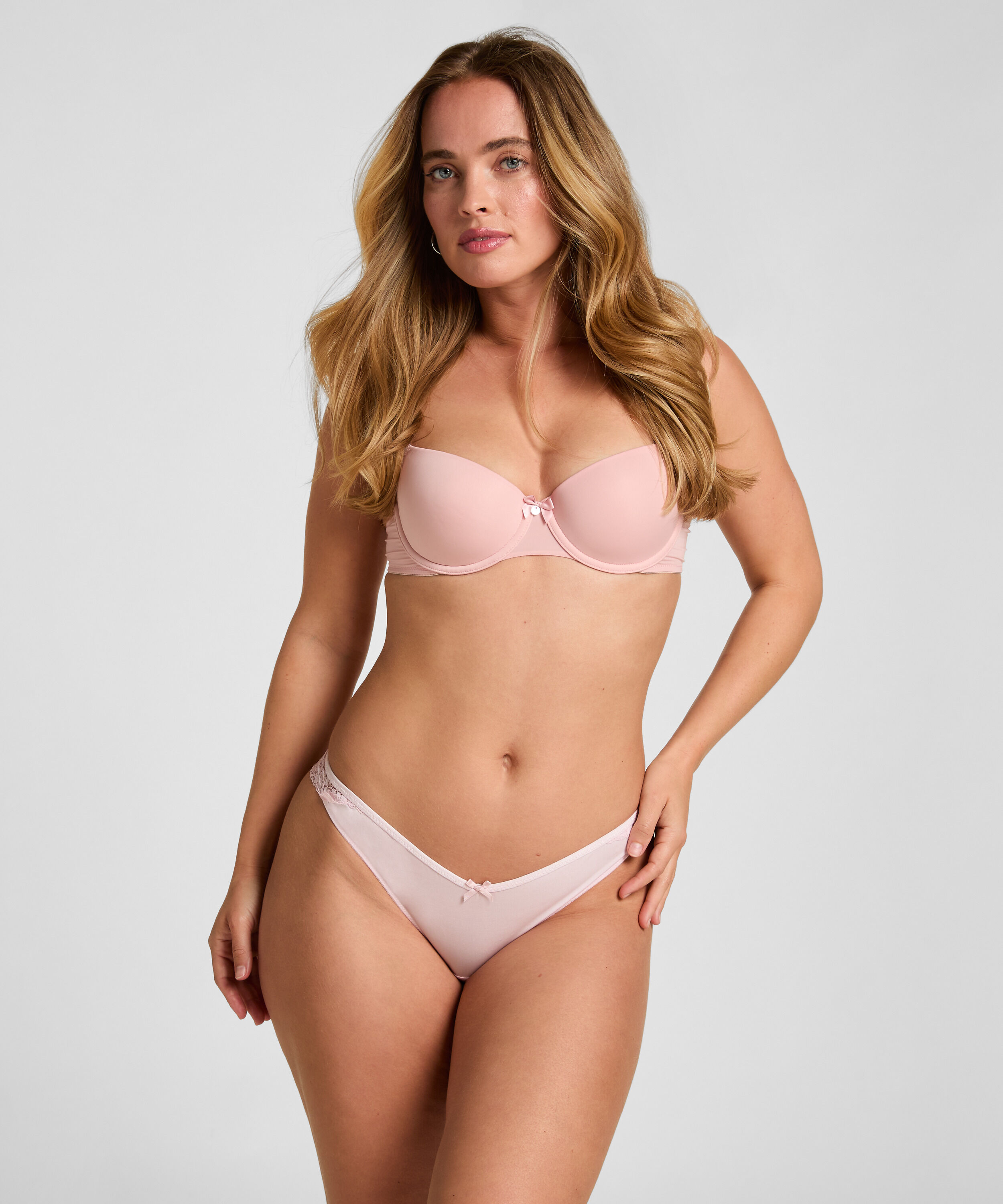 Thong Caroline, Pink
