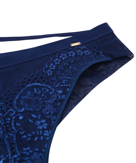 Lara Brazilian, Blue