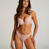 Mia Thong, Pink