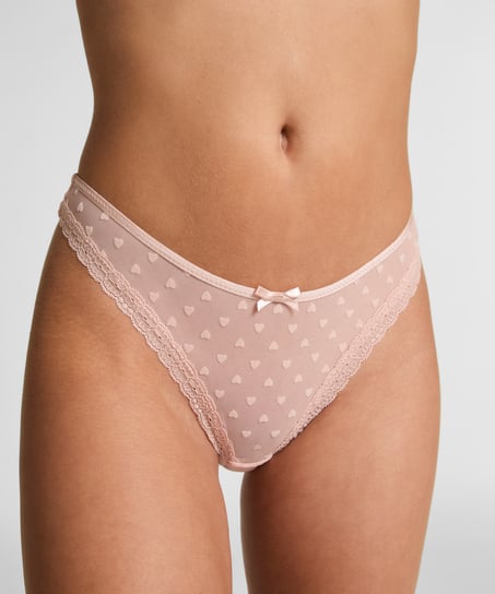 Phoebe Thong, Pink
