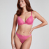 Sully Thong, Pink