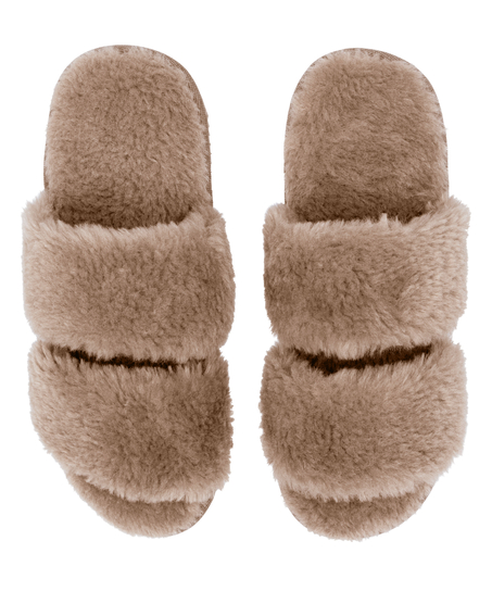 Lauren Slipper, Gray