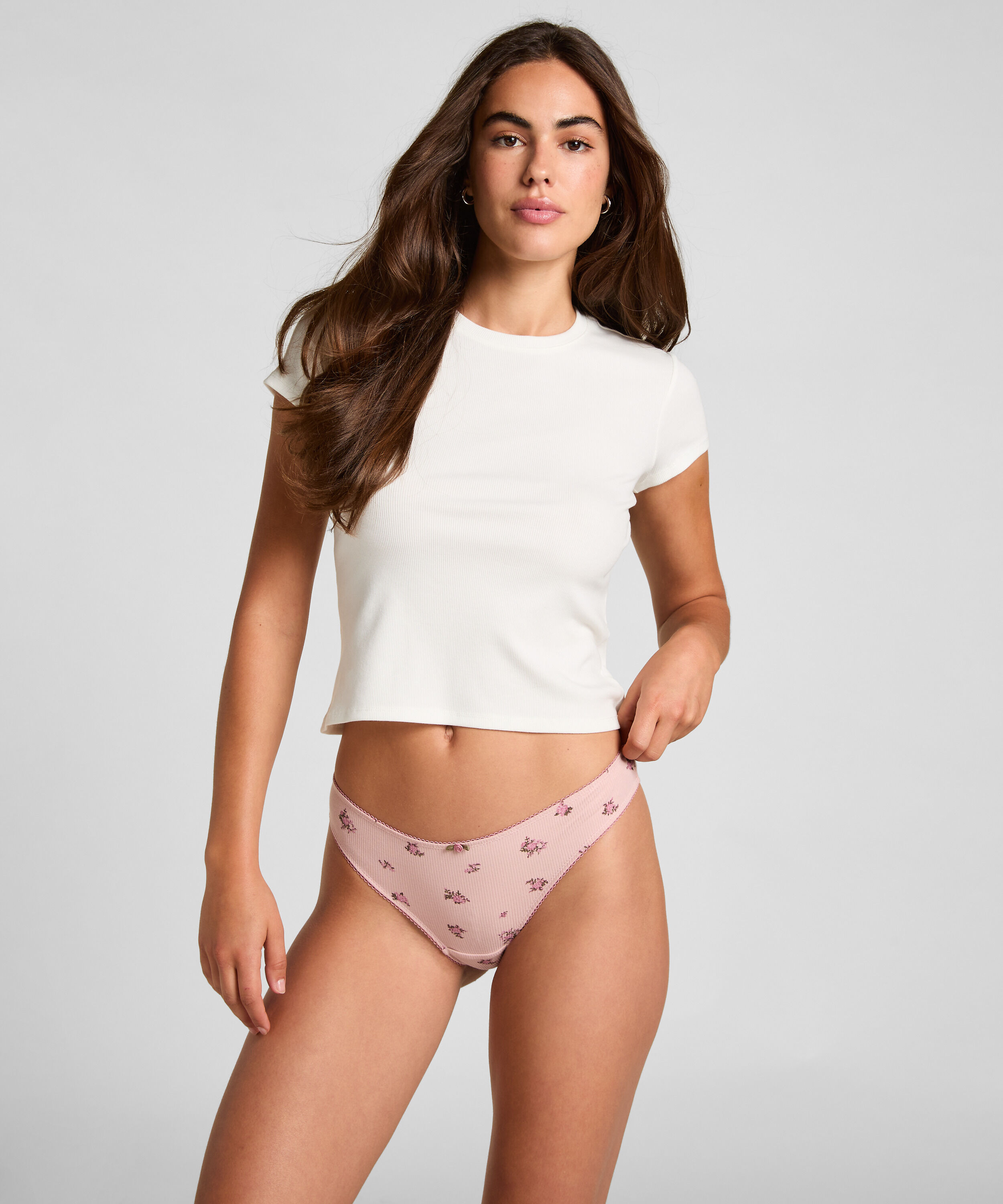 Thong Renee, Pink
