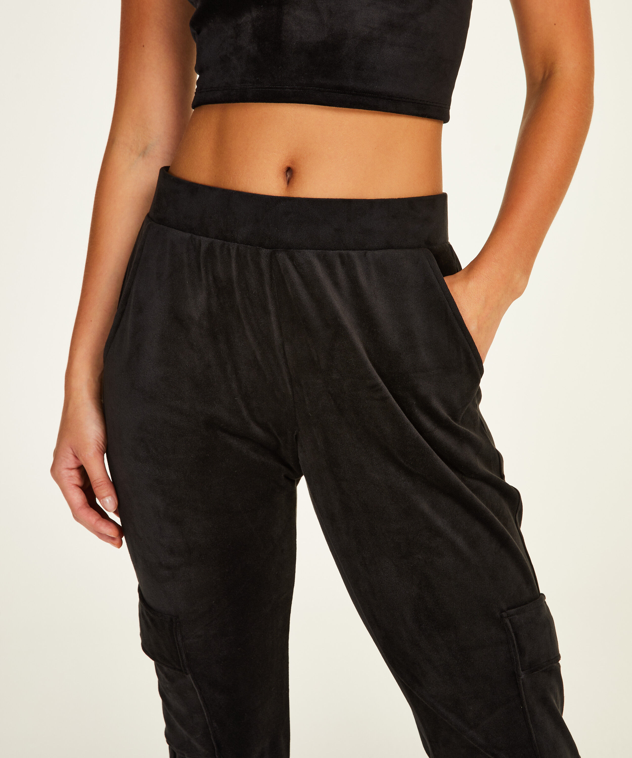 Velvet Jogging Pants Cargo for €10 
