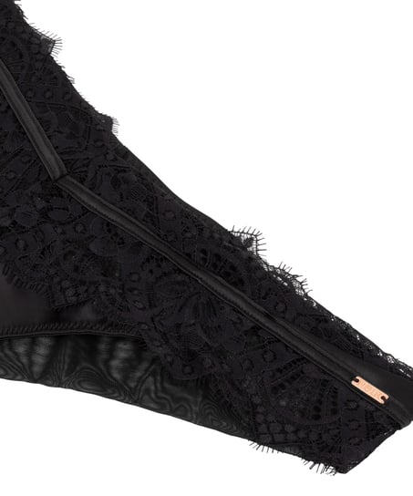 Zoe Brazilian, Black