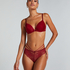 Shay Brazilian, Red