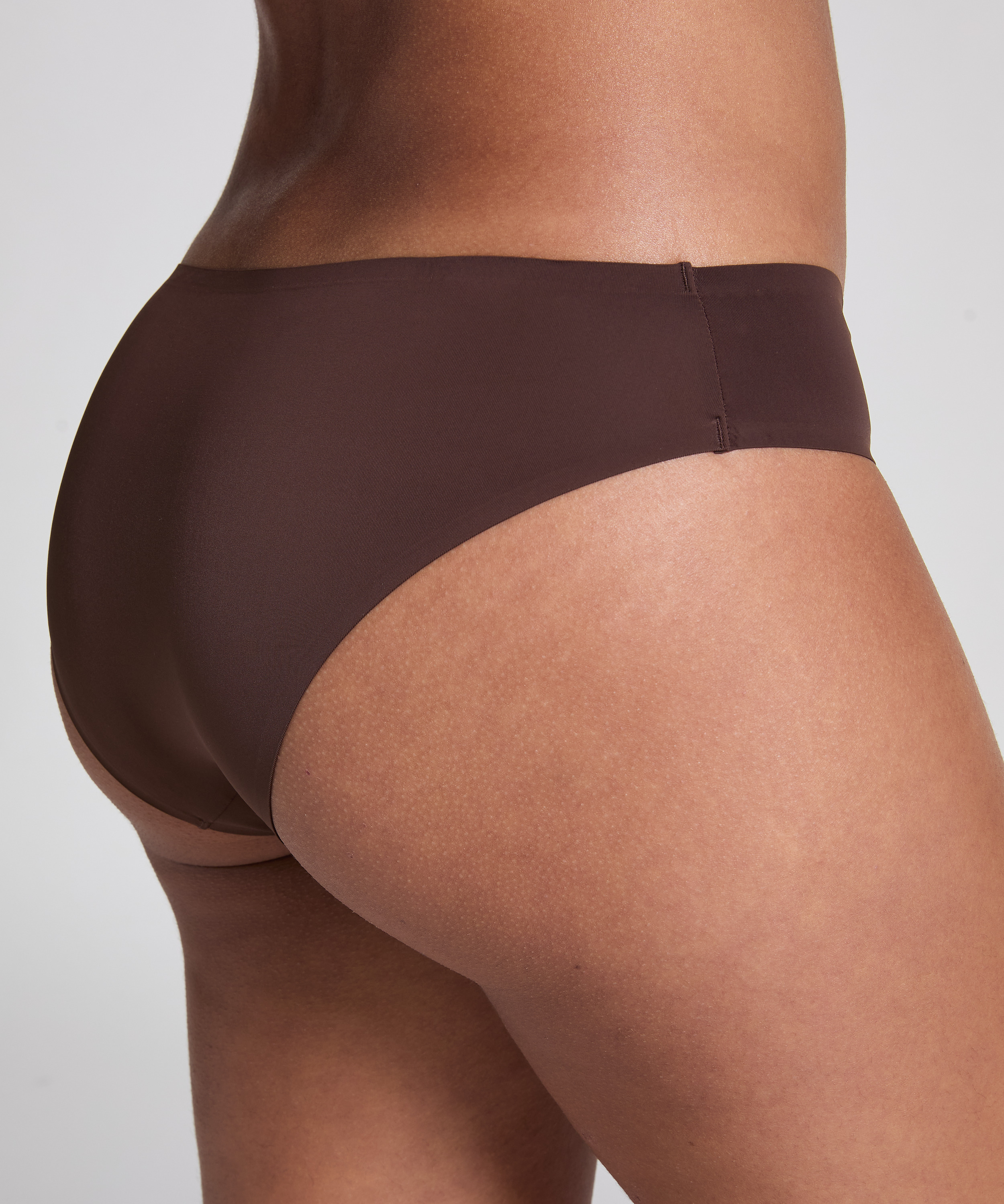 Invisible Brazilian, Brown, main