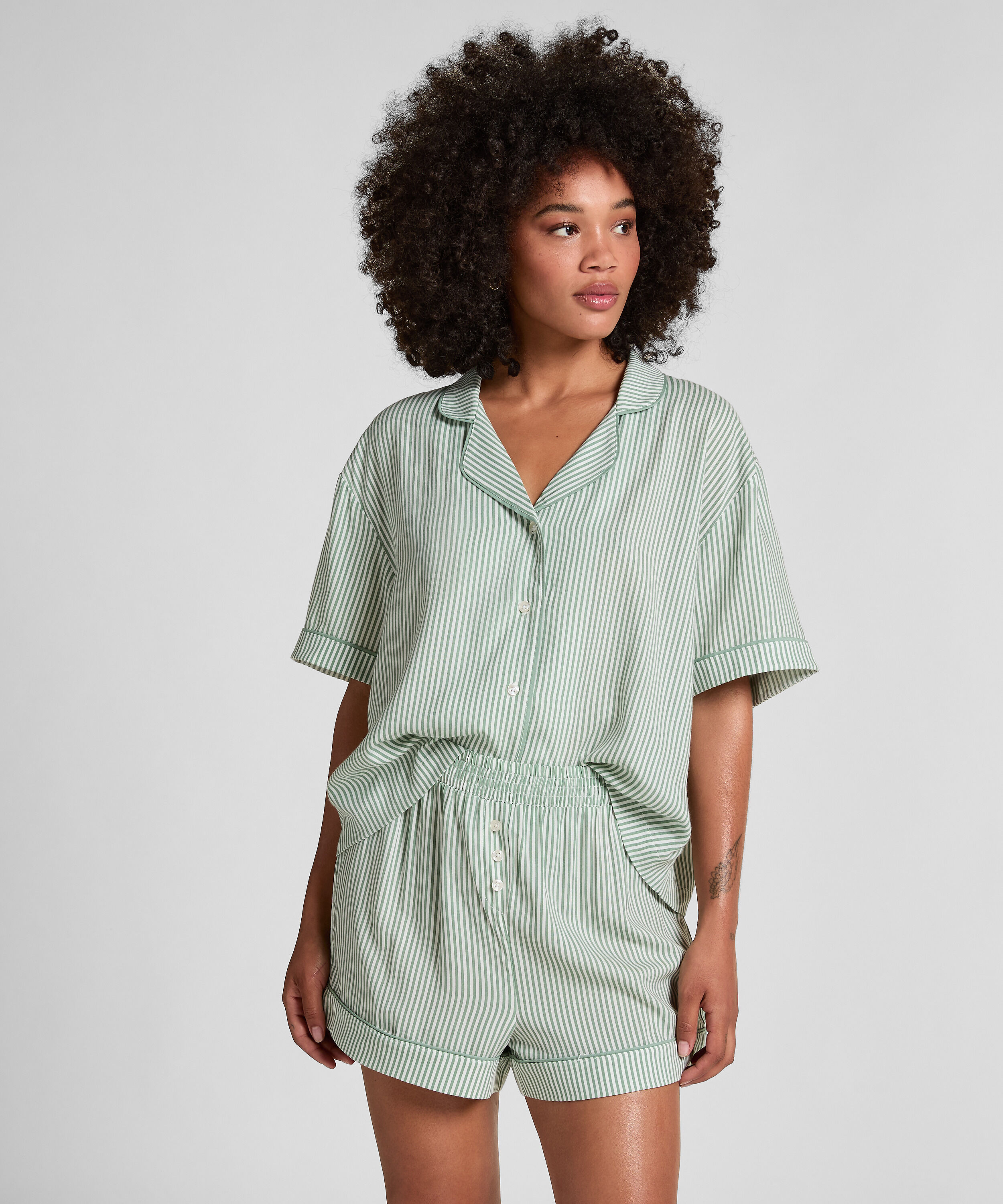 Short Woven, Green