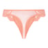 Daisy Thong, Pink