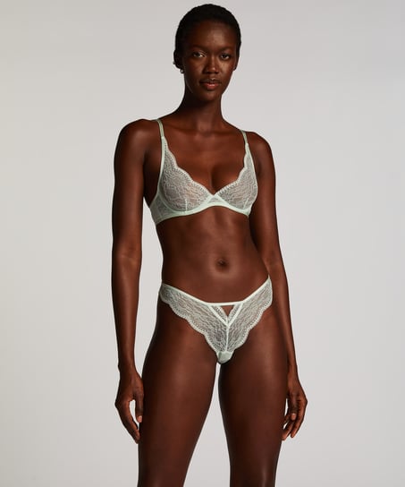 Isabelle Cheekini, Green