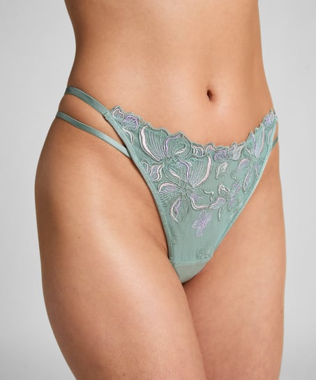 Lauren Thong, Green