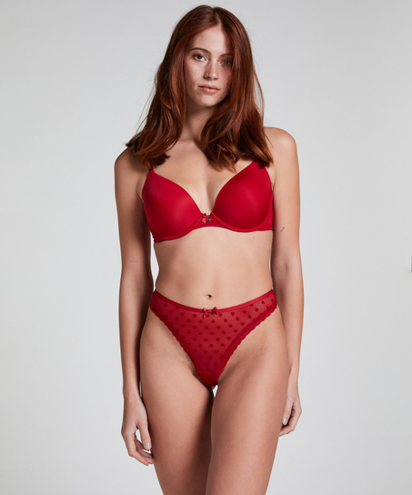 Phoebe Thong, Red