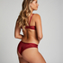 Ivana Brazilian, Red
