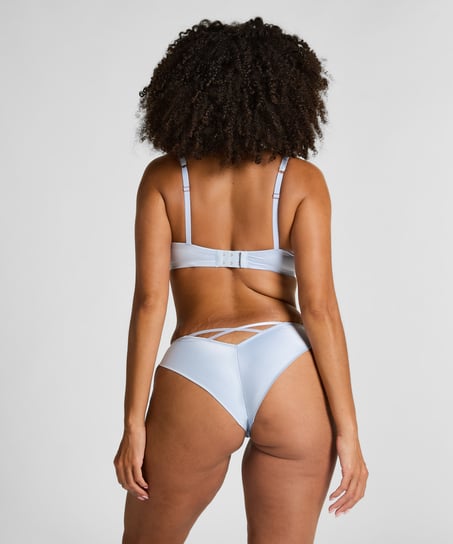 Emilia Brazilian, Blue