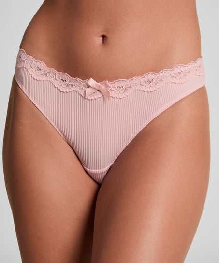 Lola Thong, Pink