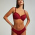 Lola Brazilian, Red