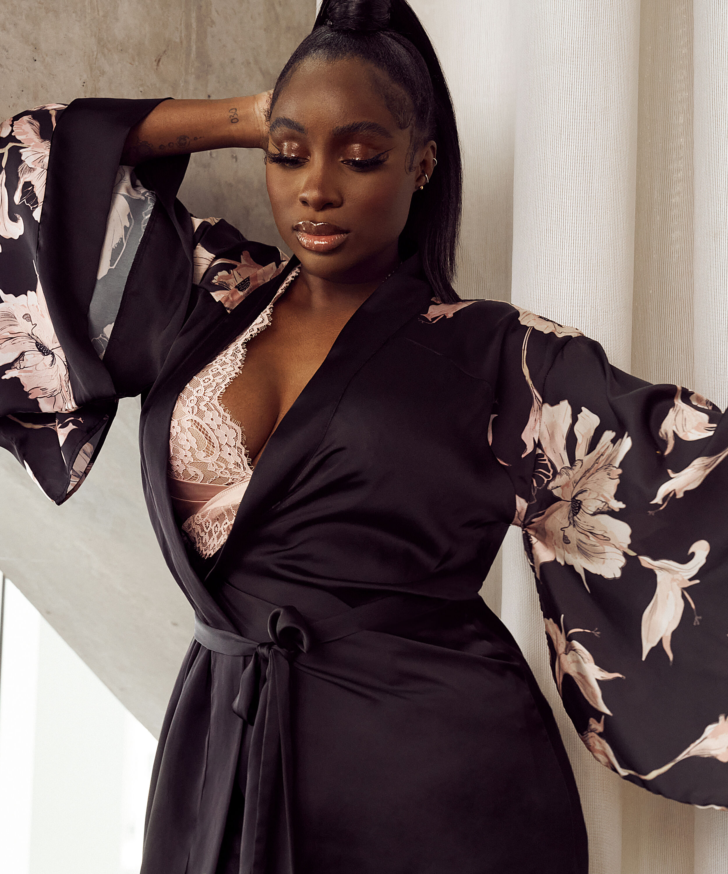 Bloom Satin Kimono, Black