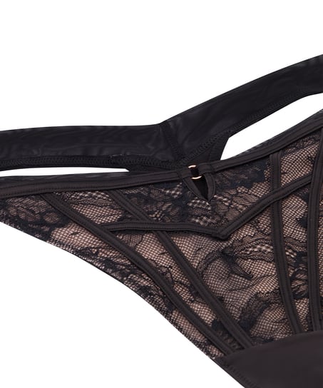 Magdalena Thong, Black