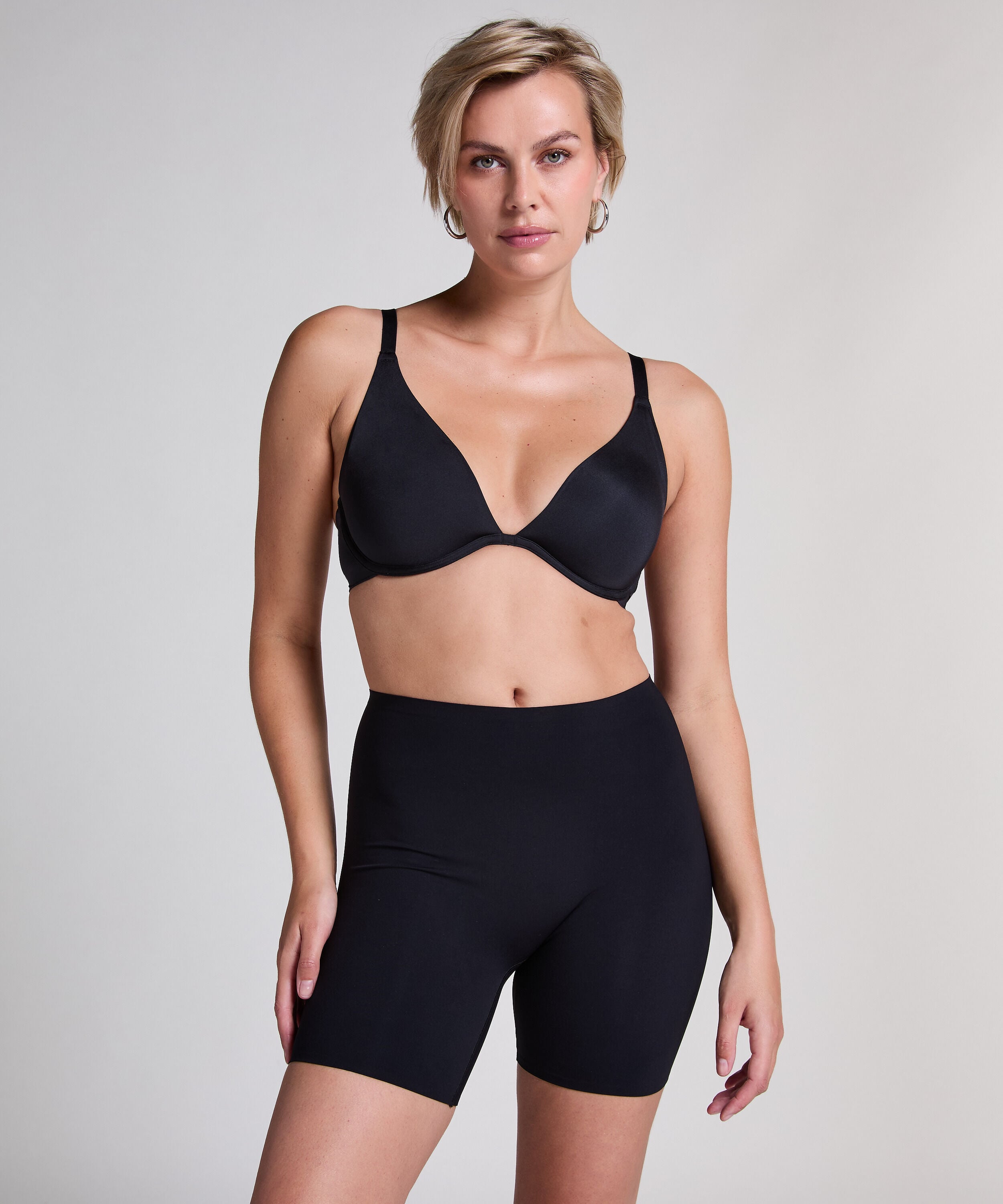 Smooth Short, Black