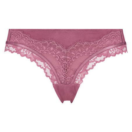 Yvonne Brazilian, Red