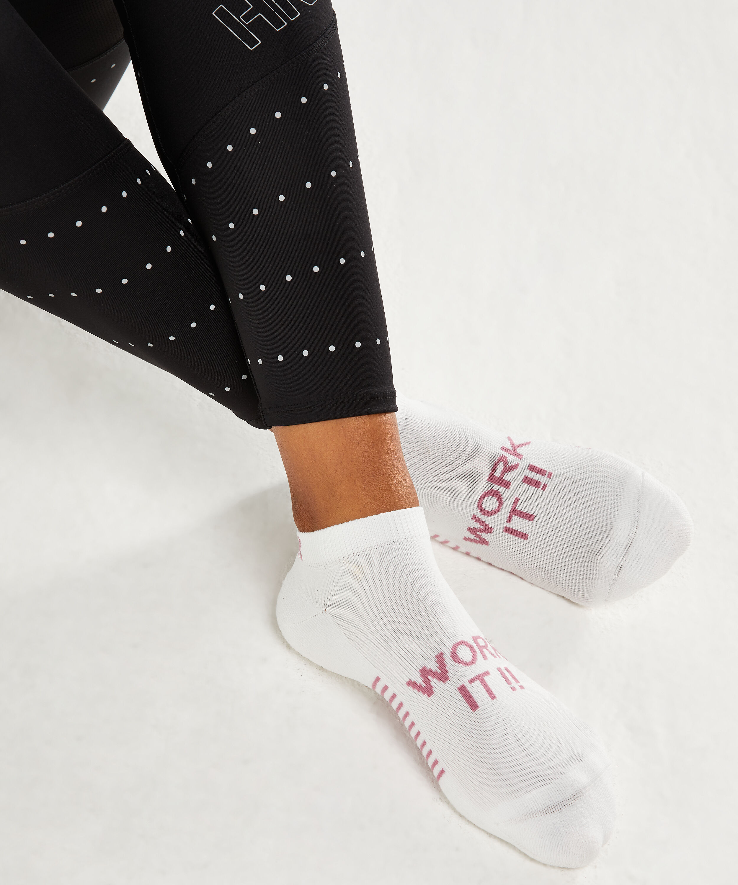 2 pairs of HKMX Performance socks, White