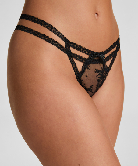 Irina Thong, Black
