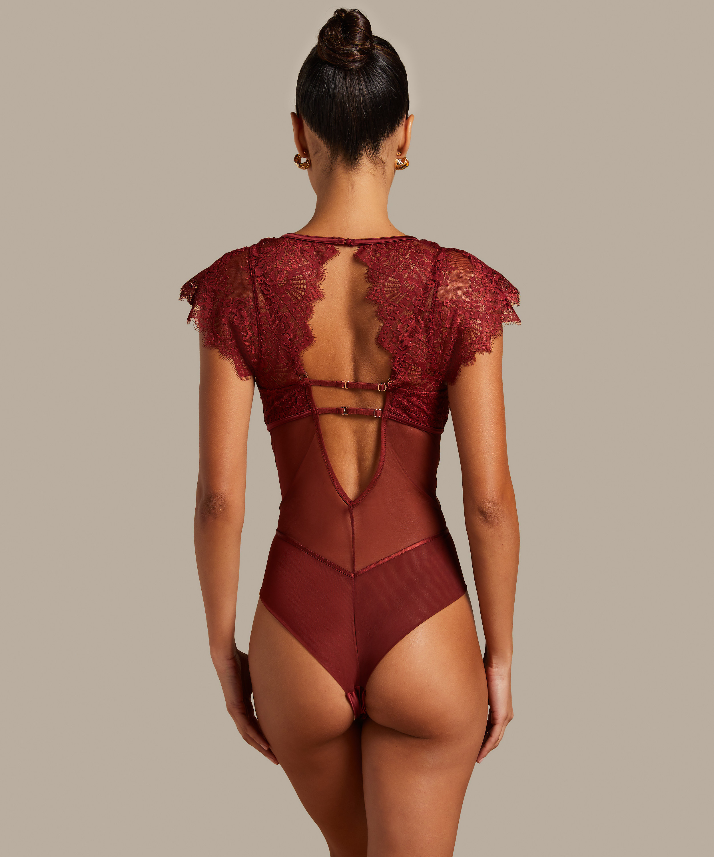 Zoe Body, Red, main