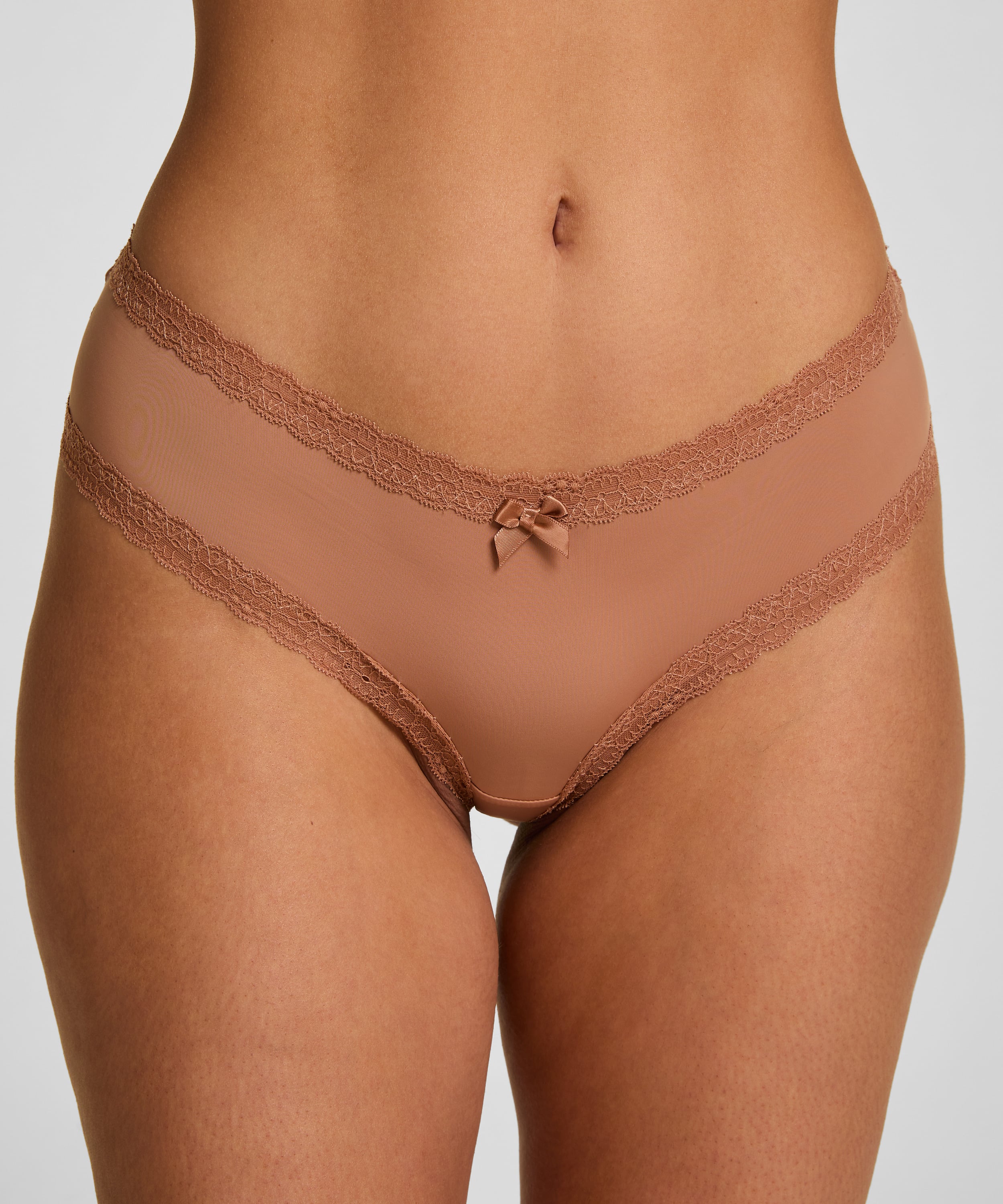 London V-shaped Brazilian, Brown, main