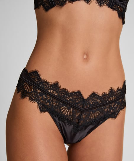 Zoe Brazilian, Black
