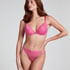 Sully Thong, Pink