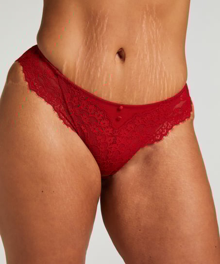 Daisy Brazilian, Red