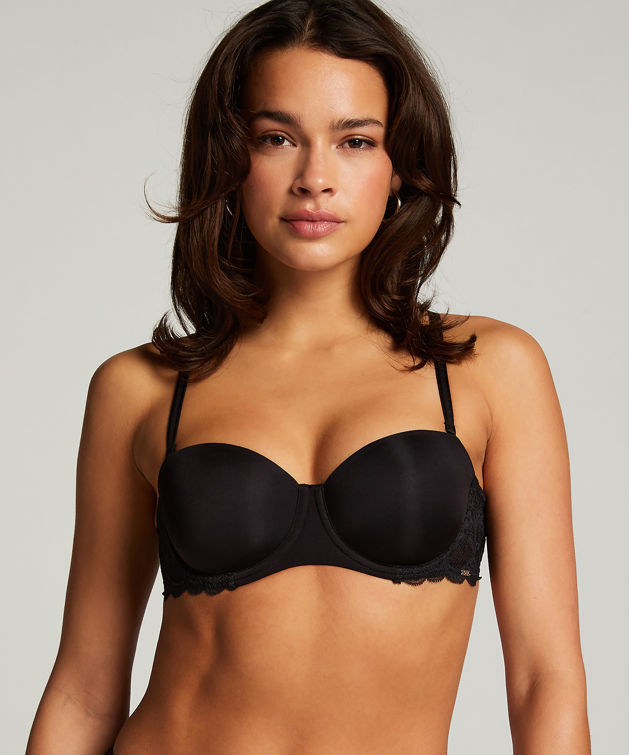 Underwired push-up multiway bra in black