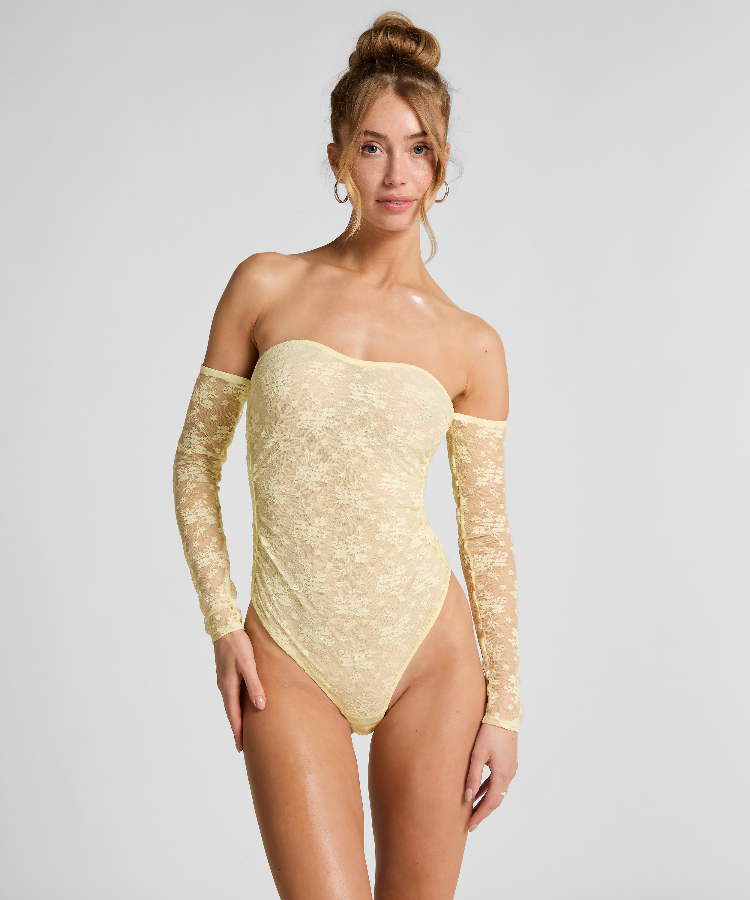 Fiona Body, Yellow, main
