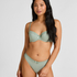 Lola Thong, Green
