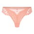 Daisy Thong, Pink